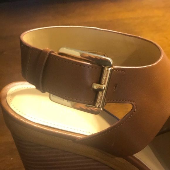 Michael Kors Josephine Wedge shoes size 8.5 - Picture 7 of 9